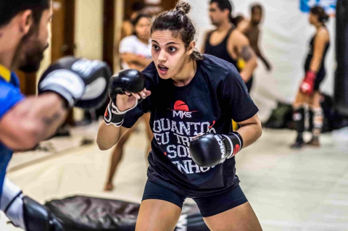 Poliana Botelho estreia no UFC 206, em dezembro, contra Valerie Letourneau