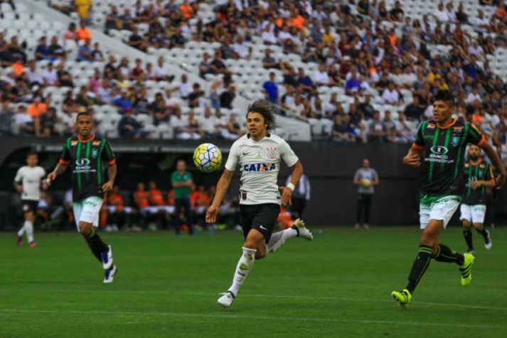 Na estreia de Oswaldo, Corinthians bate lanterna América-MG na Arena