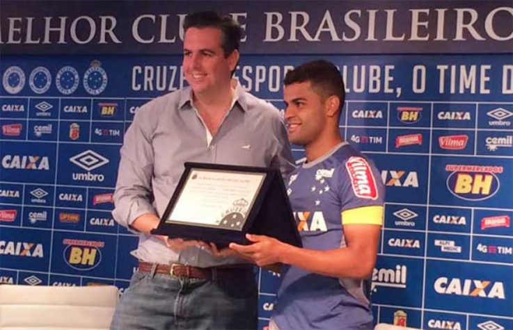 Alisson, Cruzeiro - homenagem após completar 100 jogos