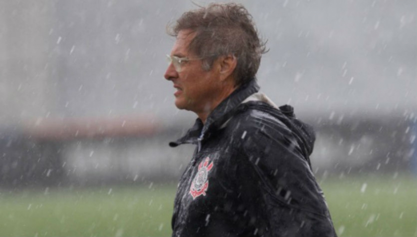 Dupla volta aos treinos no Timão, que ganha dúvidas para a Copa do Brasil