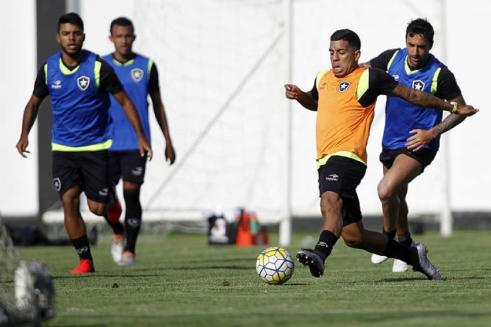 Treino no Botafogo, em General Severiano - Yuri