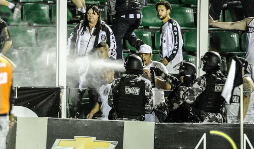Confusão - Figueirense x Grêmio