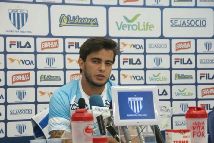 De volta ao grupo do Avaí após se recuperar de problema no tornozelo, João Paulo está à disposição no time catarinense