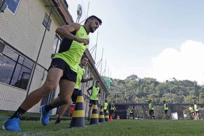 Treino Botafogo - Victor Luis