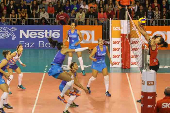 SUPERLIGA FEMININA - Na Vila Leopoldina, Vôlei Nestlé supera o Sesi-SP