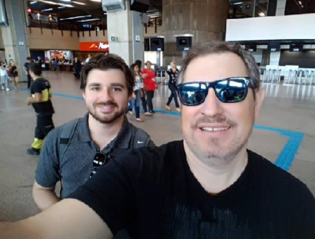 Rafael Henzel publicou foto ao lado de Renan, morto na tragédia da Chape (Foto: Reprodução / Facebook)