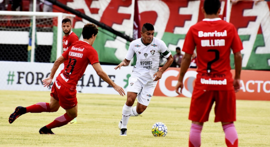 Edson em ação em seu 100º jogo pelo Fluminense (Foto: Mailson Santana/Fluminense FC)