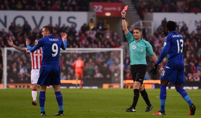 Stoke City x Leicester - Vardy recebe cartão vermelho