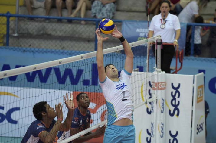 Superliga Masculina - Everaldo liderou o SESC em quadra na estreia
