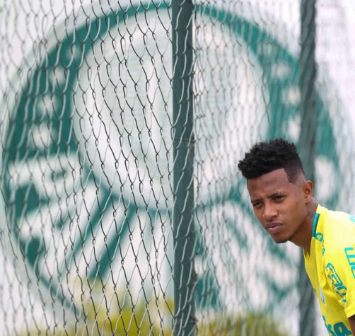 Tchê Tchê exalta disputa no Verdão: 'Não vai jogar por ser mais bonitinho'