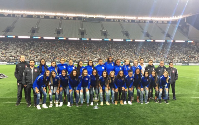 Corinthians faz mesa redonda sobre participação das mulheres no futebol