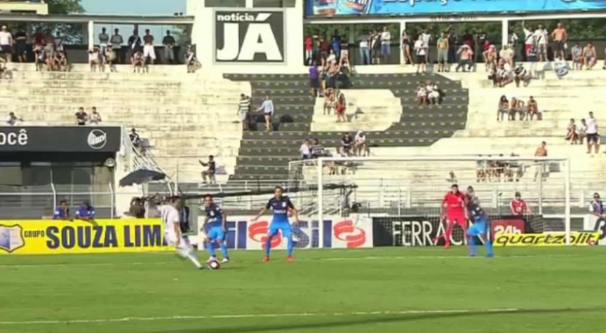 Cássio explica gol sofrido: 'Coloquei dois p... na barreira e eles saíram'