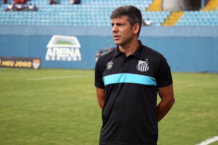 Demitido pelo Santos, Marcos Soares é o novo auxiliar do sub-20 do Timão