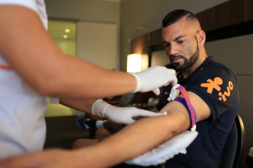 Weverton treina com preparador de goleiros para chegar bem ao Verdão