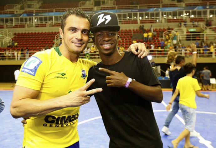 Falcão e Vinícius Jr. (Foto: NR Eventos/Divulgação)