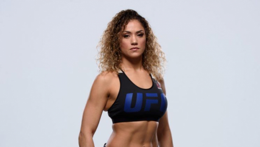 Pearl Gonzalez estava escalada para enfrentar Cynthia Calvillo
