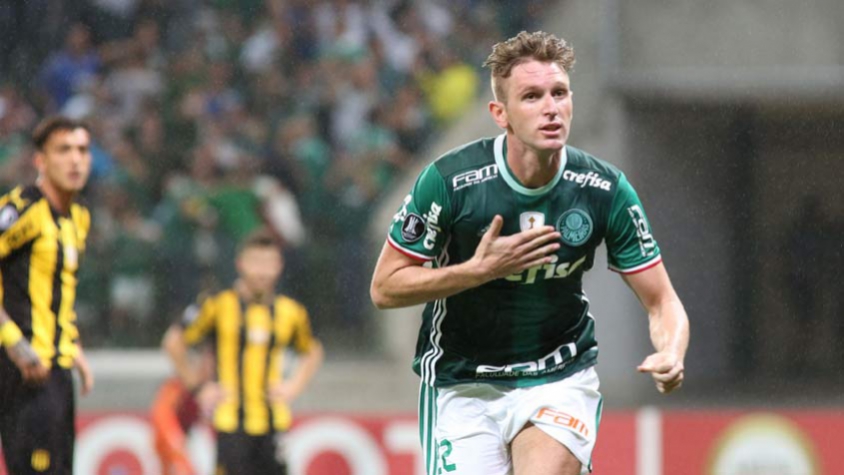 Mattos vê críticas a Fabiano e faz apelo à torcida: 'Vamos dar apoio'