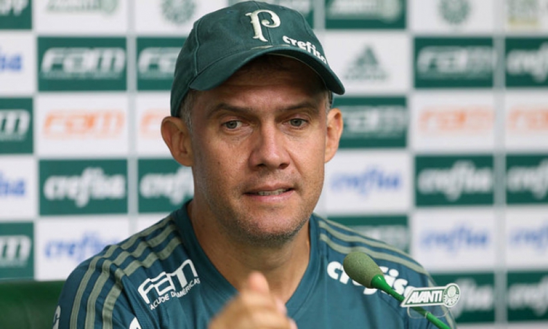 Eduardo Baptista deu entrevista coletiva nesta sexta