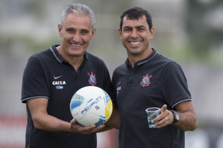 Tite e Fabio Carille trabalharam mais de cinco anos juntos no Corinthians