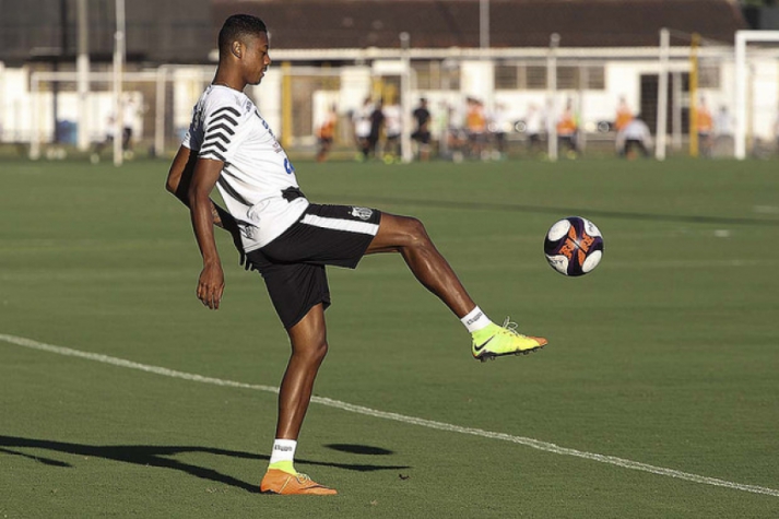 Bruno Henrique passou a ser dúvida do Santos na véspera do clássico (Foto: Ivan Storti / Santos)