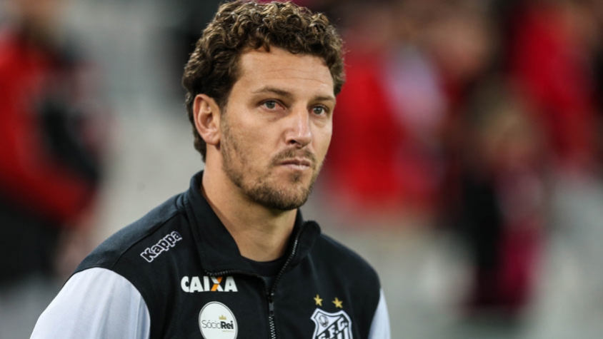 Elano comandou o Santos em dois jogos e duas vitórias no Brasileirão (Foto: Geraldo
