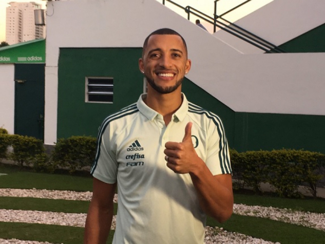 De anônimo a especial: Vitor Hugo dá o seu 'até breve' ao Palmeiras