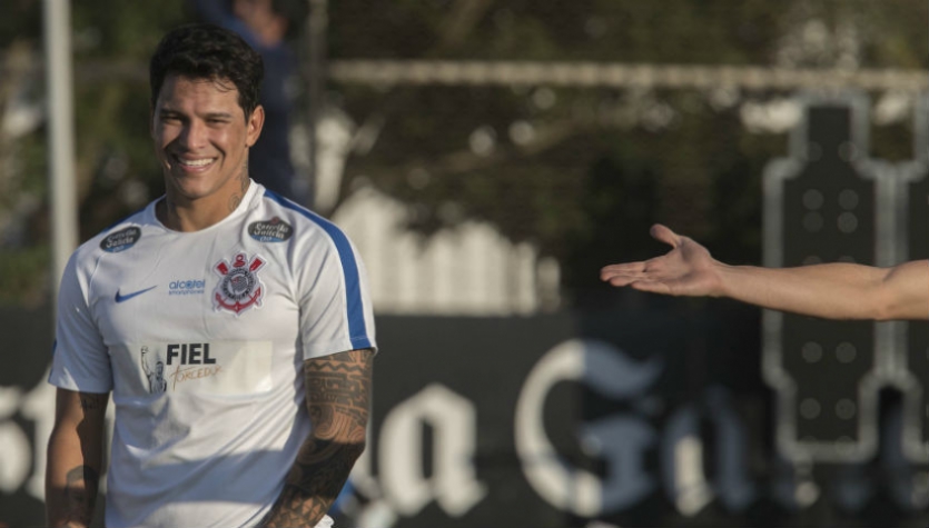 Sem Carille e apenas com reservas, Corinthians adia definição da equipe