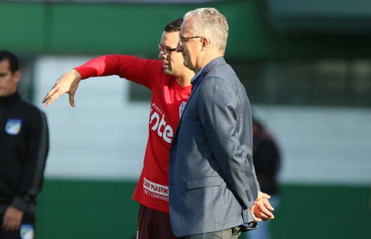 Dorival Júnior e seu filho Lucas Silvestre na Arena Condá