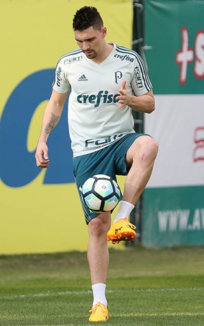 Moisés participa de rachão, e Cuca marca data para o retorno