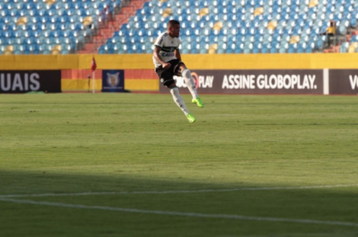 Lateral de ofício, Carleto vem atuando como meia com o técnico Marcelo Oliveira