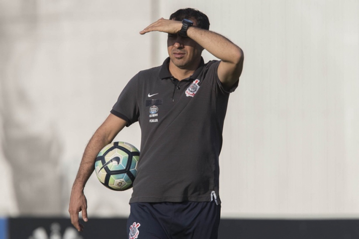 Corinthians espera Romero, mas já trabalha time titular para o clássico