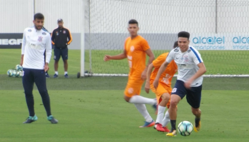 Kazim perde chances, e reservas do Corinthians empatam em jogo-treino
