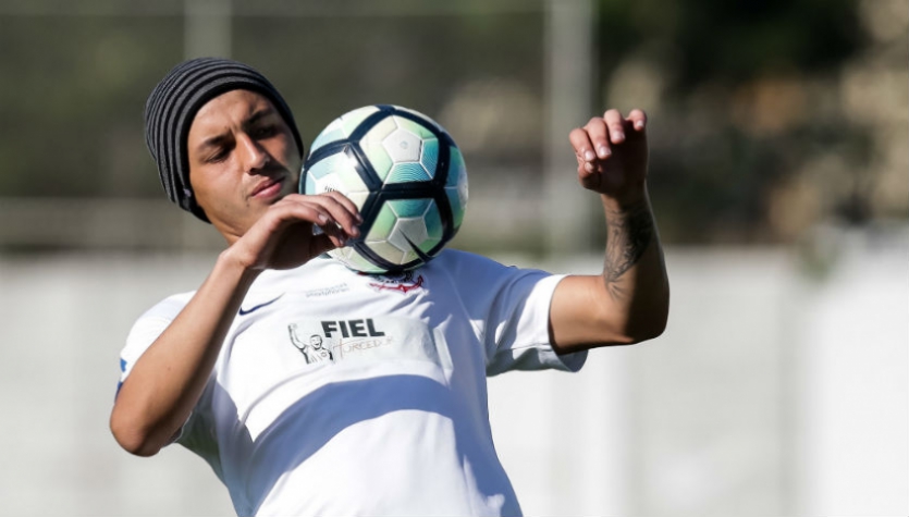 Arana fica fora de último treino antes do clássico e Marciel inicia no Timão