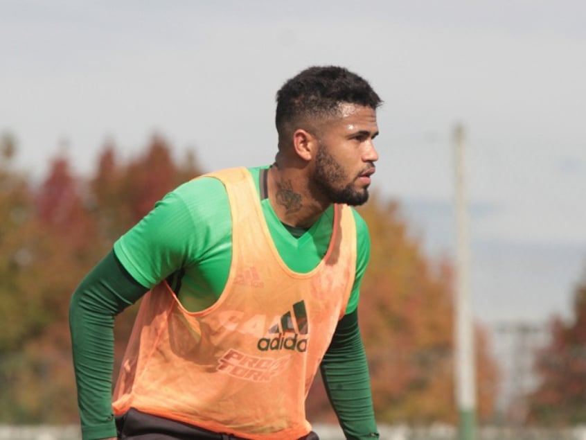 Lateral Léo acredita que o jogo contra o Avaí é uma decisão para o Coxa
