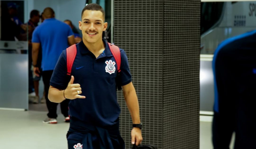 Drama familiar dentro do futebol moldou promessa do Corinthians