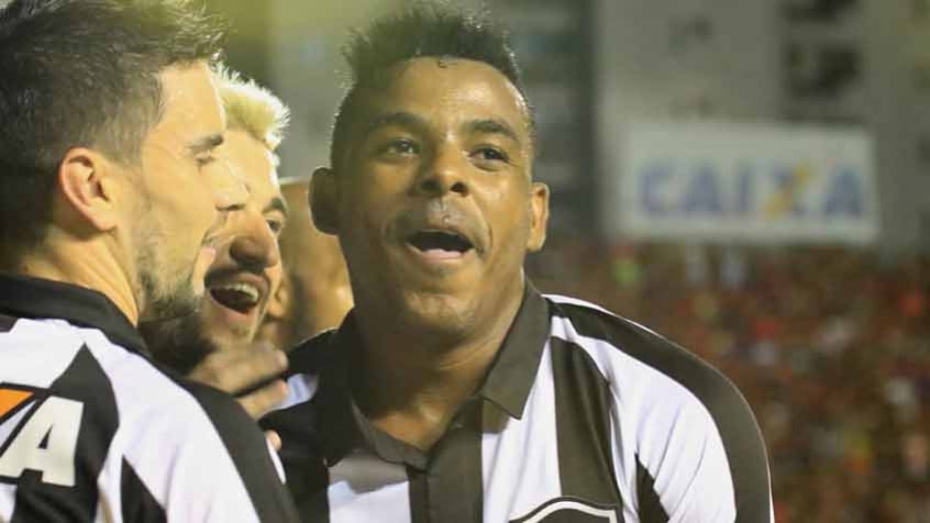 Botafogo x Atlético-PR - Confronto direto por vaga na Libertadores Botafogo x Atlético-PR - Confronto direto por vaga na Libertadores