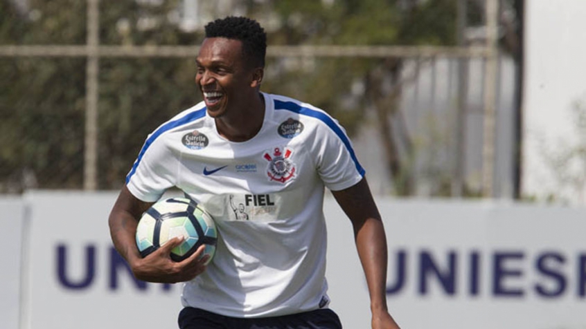 Jô é liberado para nascimento do filho e vira dúvida no Corinthians
