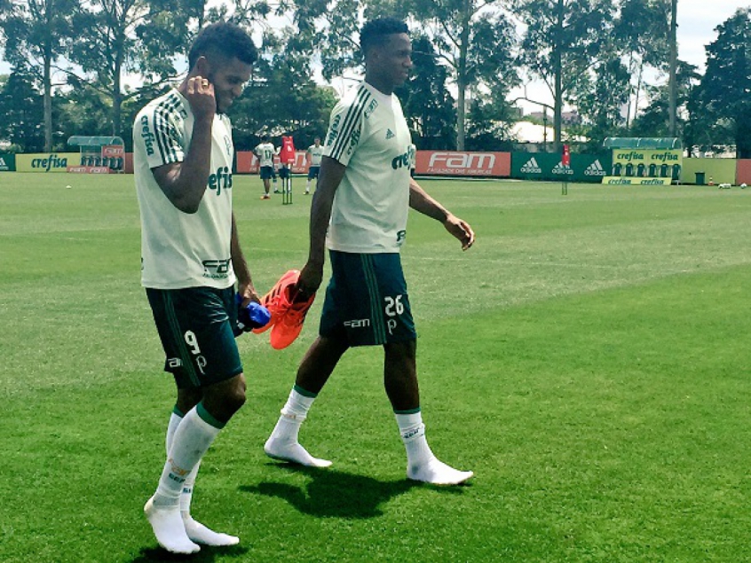 Mina e Borja participam de treino dos reservas; Guedes não vai a campo