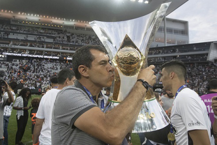 Carille agradece apoio no Corinthians e já pensa em 2018