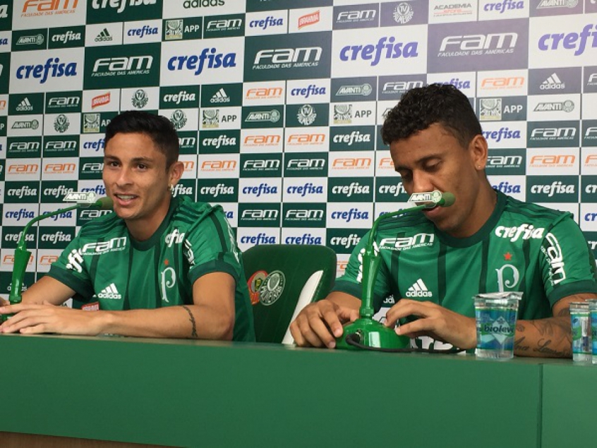 Agora do mesmo lado, Marcos Rocha e Diogo Barbosa trocam últimas provocações na chegada ao Verdão
