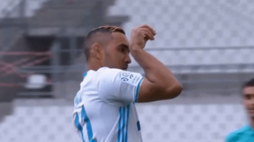 Payet comemorando gol no jogo Olympique de Maserlha x Strasbourg