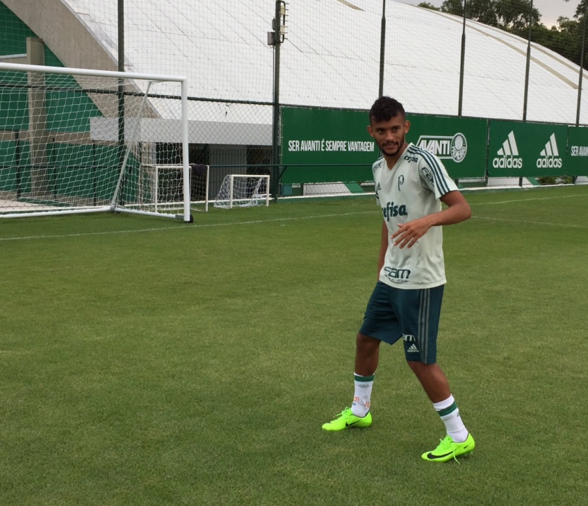Scarpa treina com a camisa 14 e será apresentado na sexta-feira