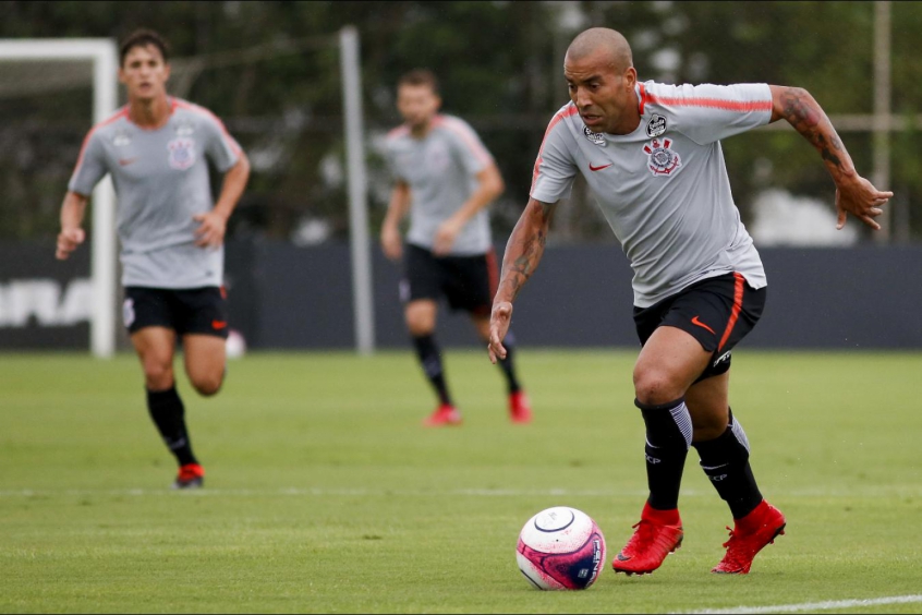 Veja a lista dos jogadores relacionados para o majestoso de amanhã