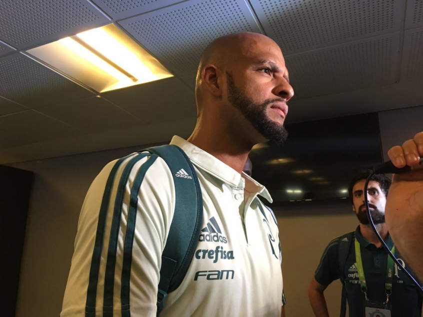 Felipe Melo: 'Nem com lupa conseguem mostrar que dei soco'