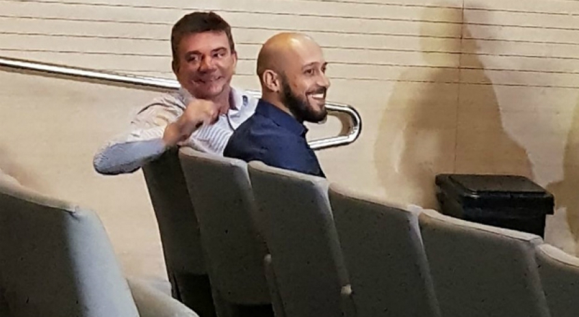 Vem centroavante aí? Andrés e Carille deixam no ar em coletiva: 