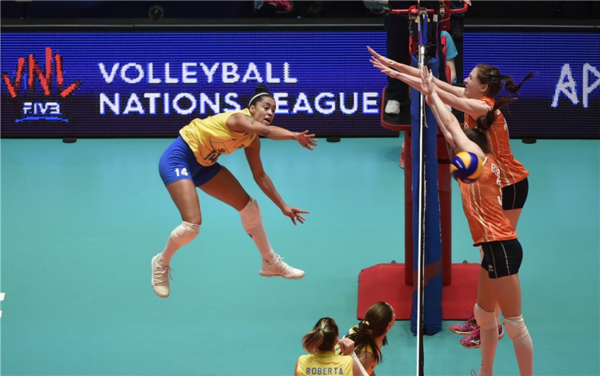 Brasil x Holanda na Liga das Nações (Foto: FIVB)