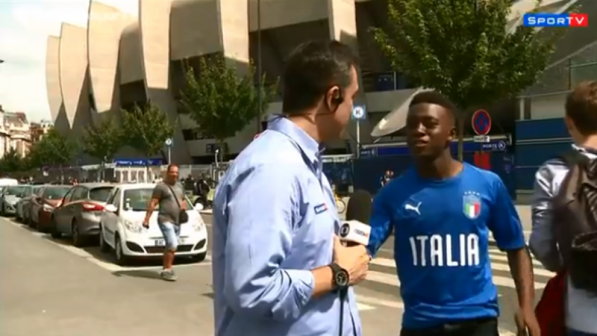 Jovem brinca com repórter do SporTV fazendo alusão as quedas de Neymar