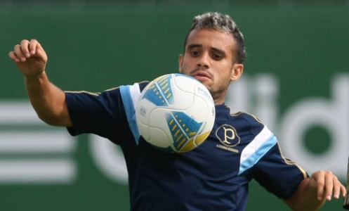 De volta ao Palmeiras, Maikon Leite tem ofertas do Goiás e do México