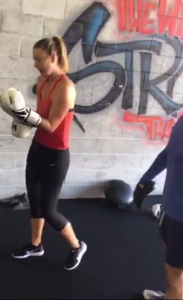 Sharapova pratica boxe