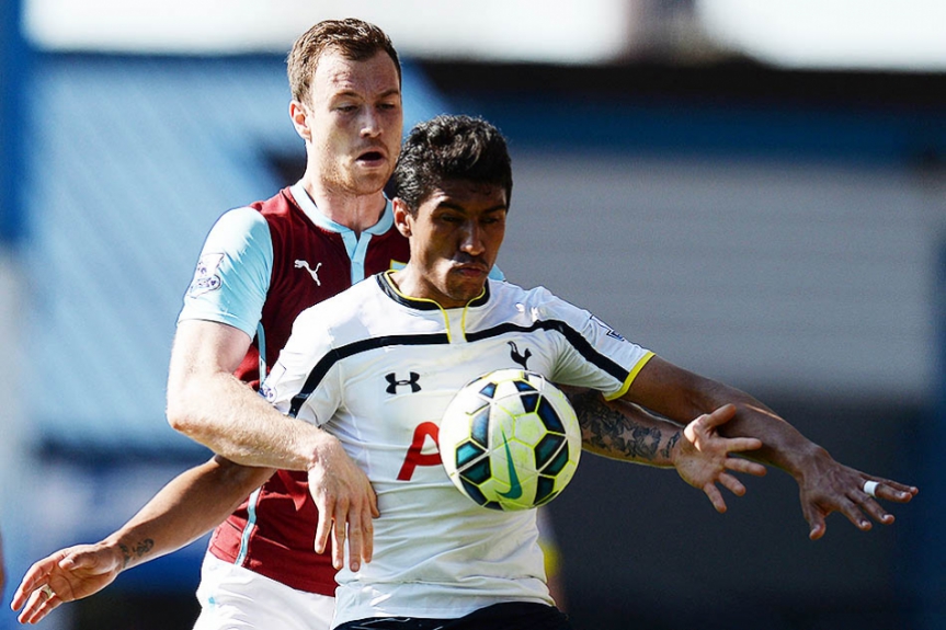 Paulinho - Burnley x Tottenham (Foto: Oli Scarff/AFP)